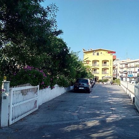 Hotel Eliseo Giardini Naxos Esterno foto