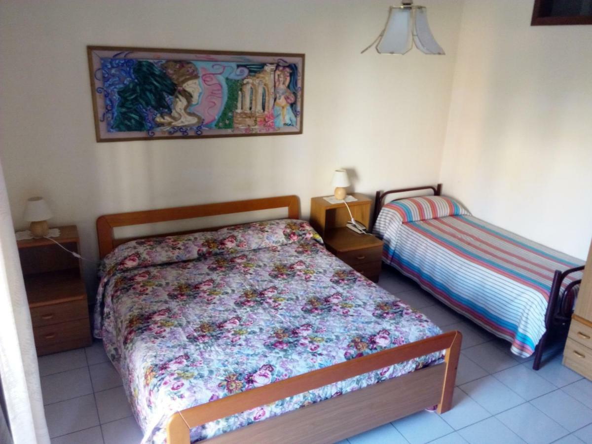 Hotel Eliseo Giardini Naxos Esterno foto