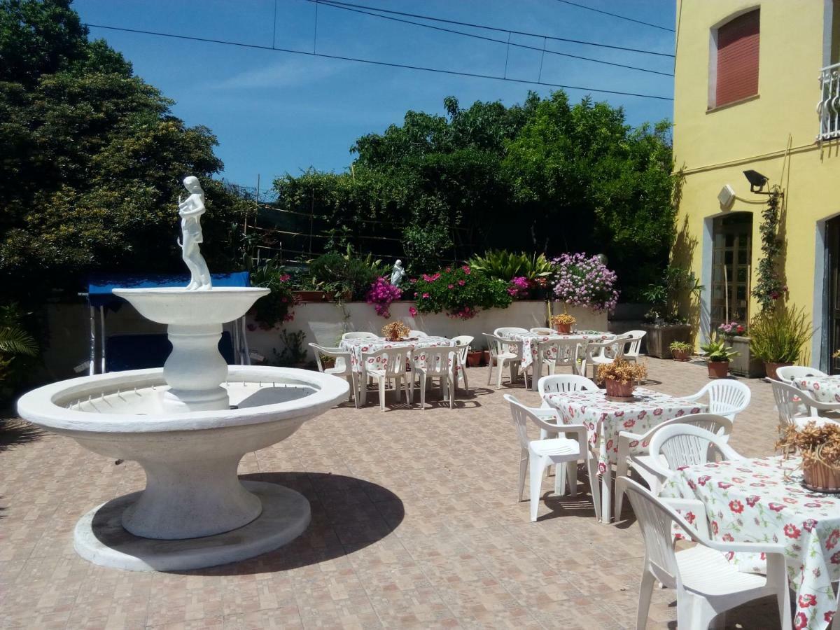 Hotel Eliseo Giardini Naxos Esterno foto